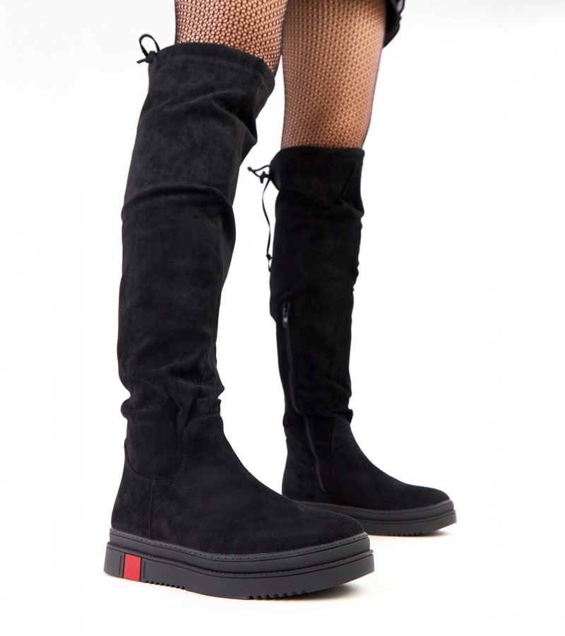 Czarne kozaki na platformie Barissa