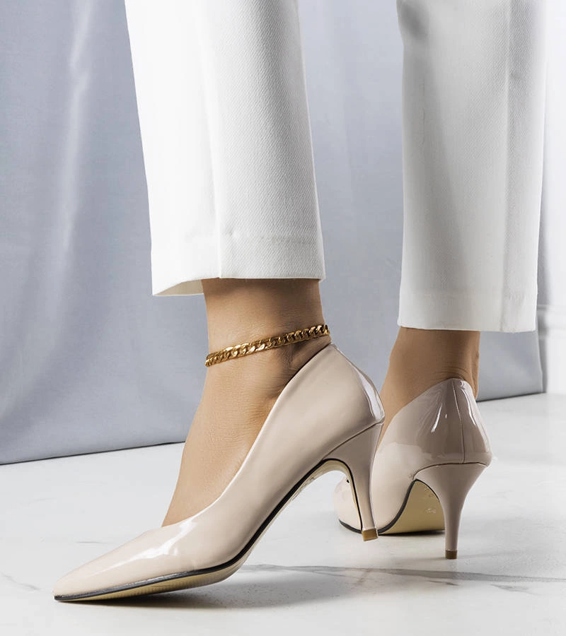 Beżowe lakierowane szpilki Hadlee