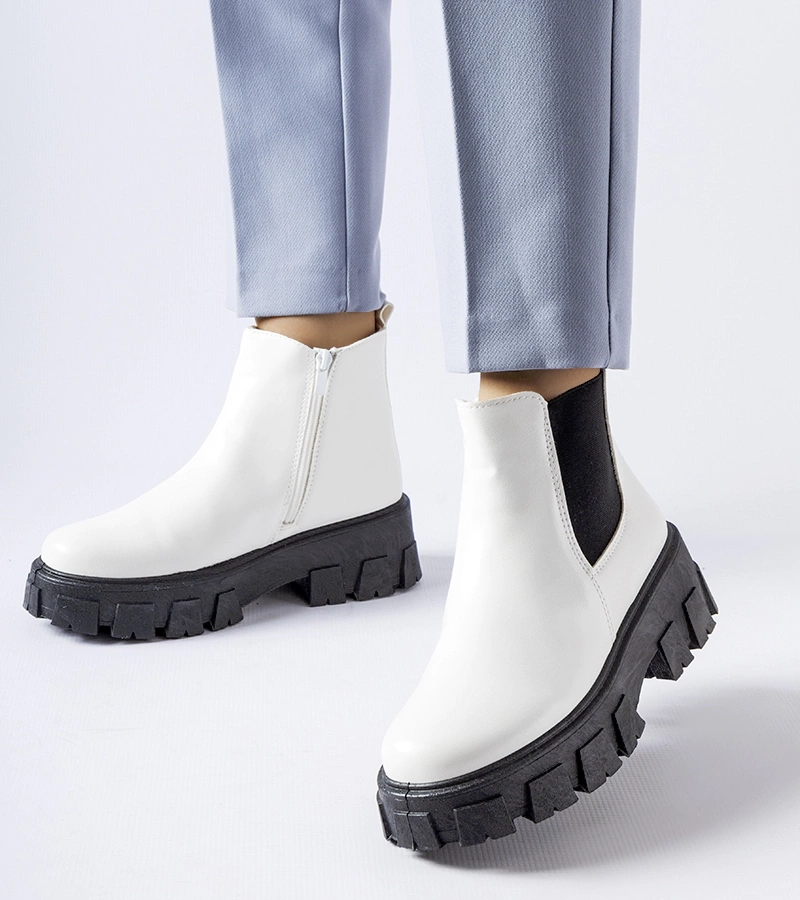 Biało-czarne masywne botki Petronio