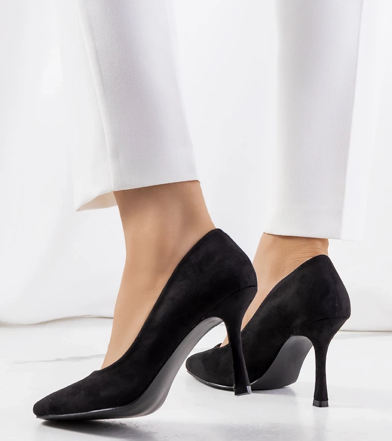 Czarne czółenka na szpilce Coxi