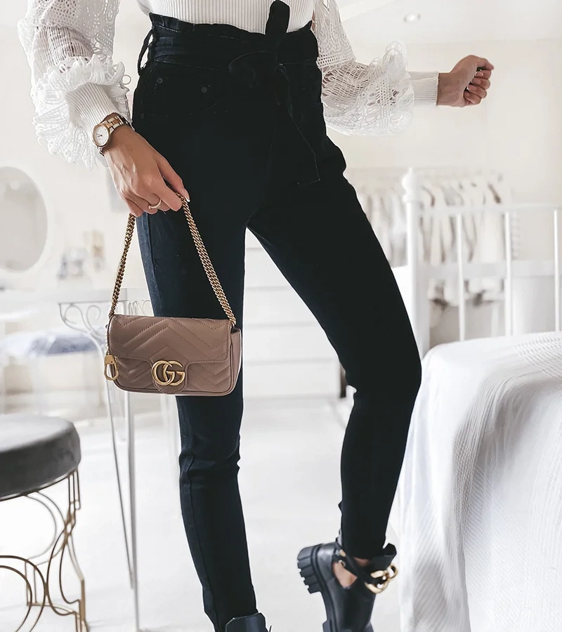 Czarne jeansy z wysokim stanem Carolen