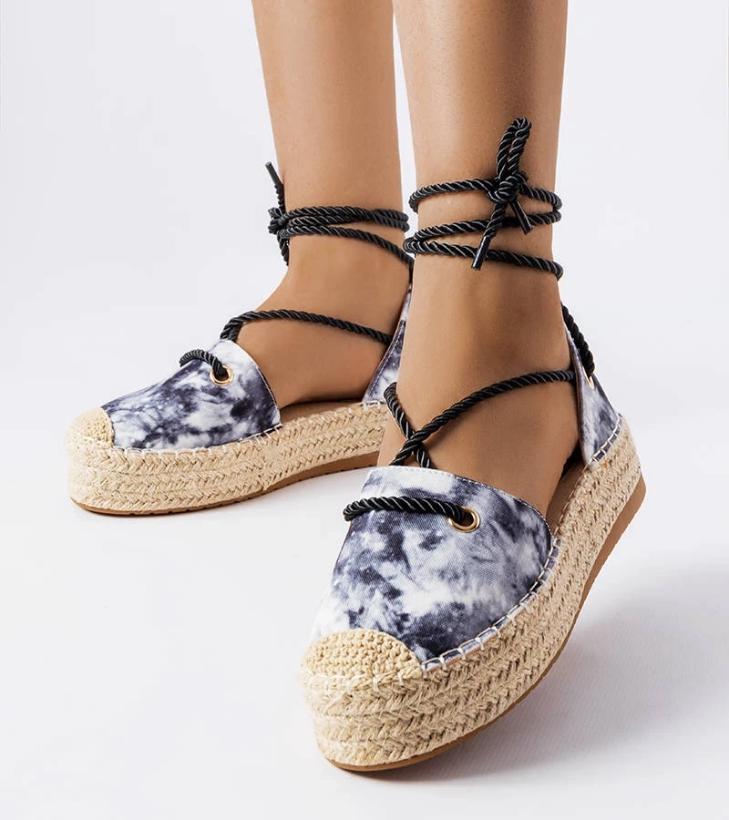 Czarne wiązane espadryle na platformie Duffet