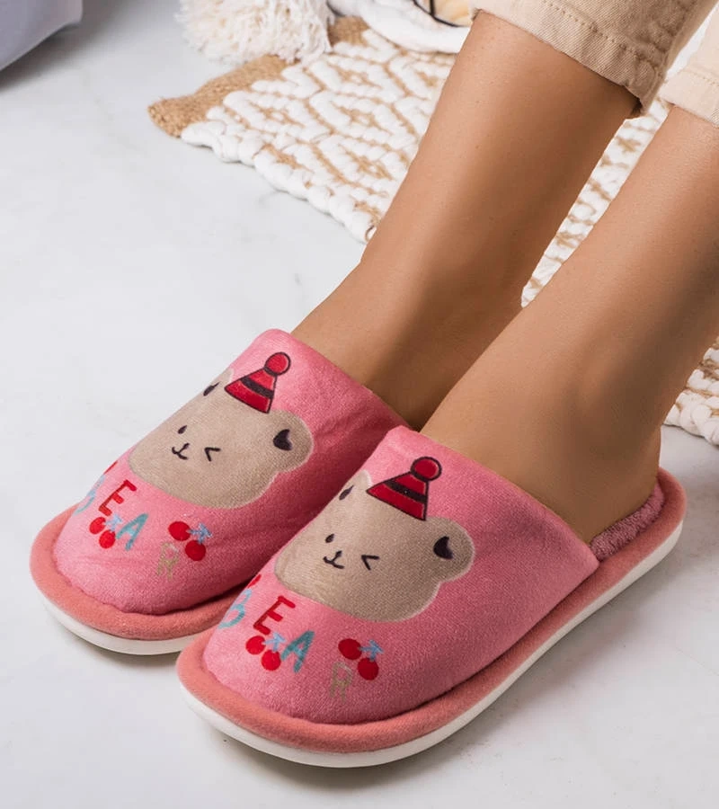 Różowe miękkie kapcie Bear