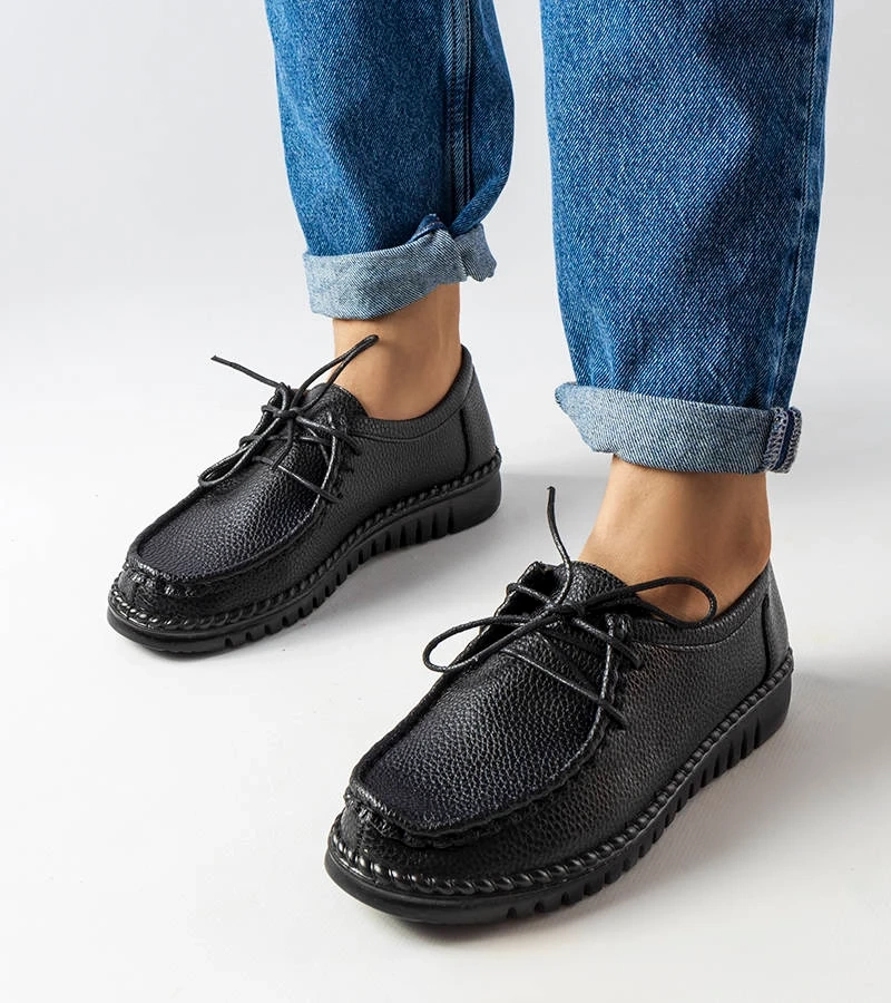 Czarne sznurowane półbuty Tuva