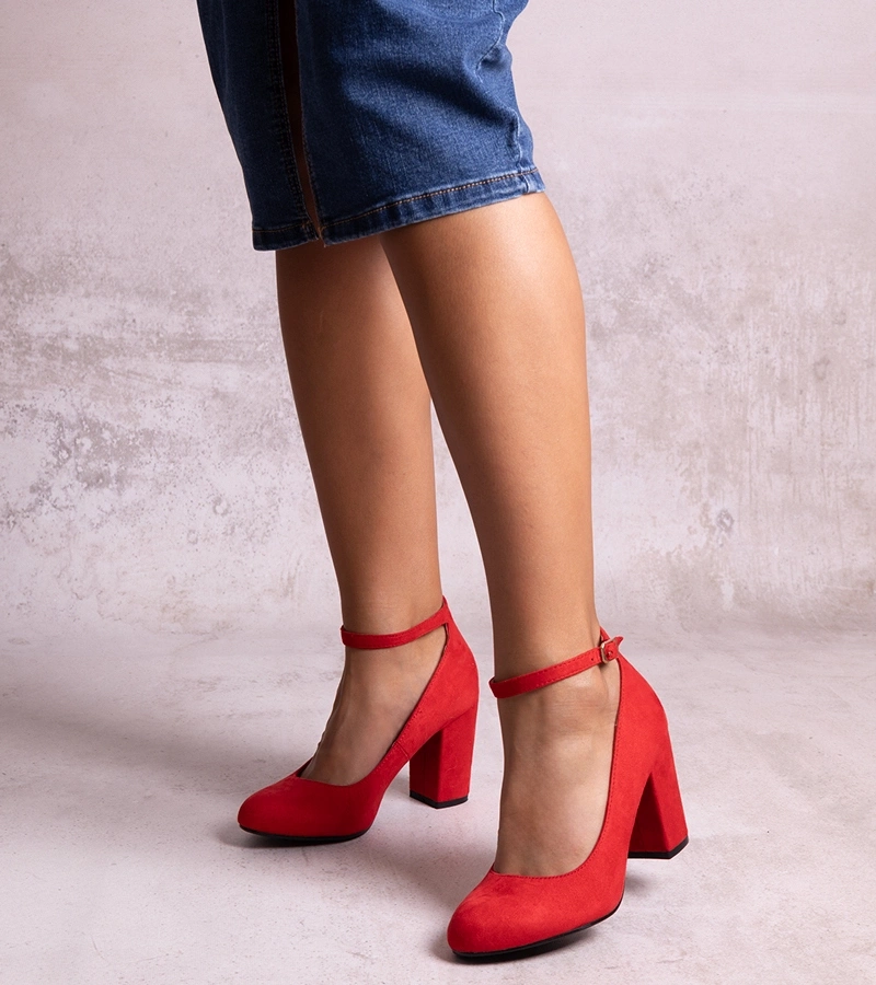 Czerwone czółenka z paskiem Norrie