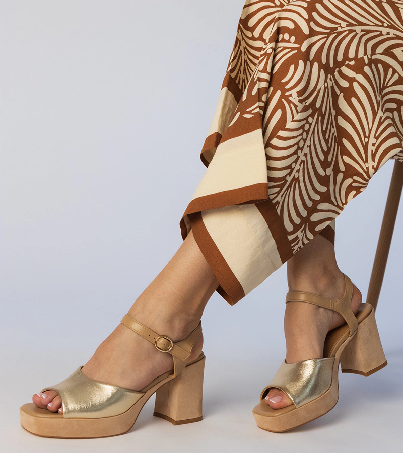 Złote damskie sandały na słupku Aralia
