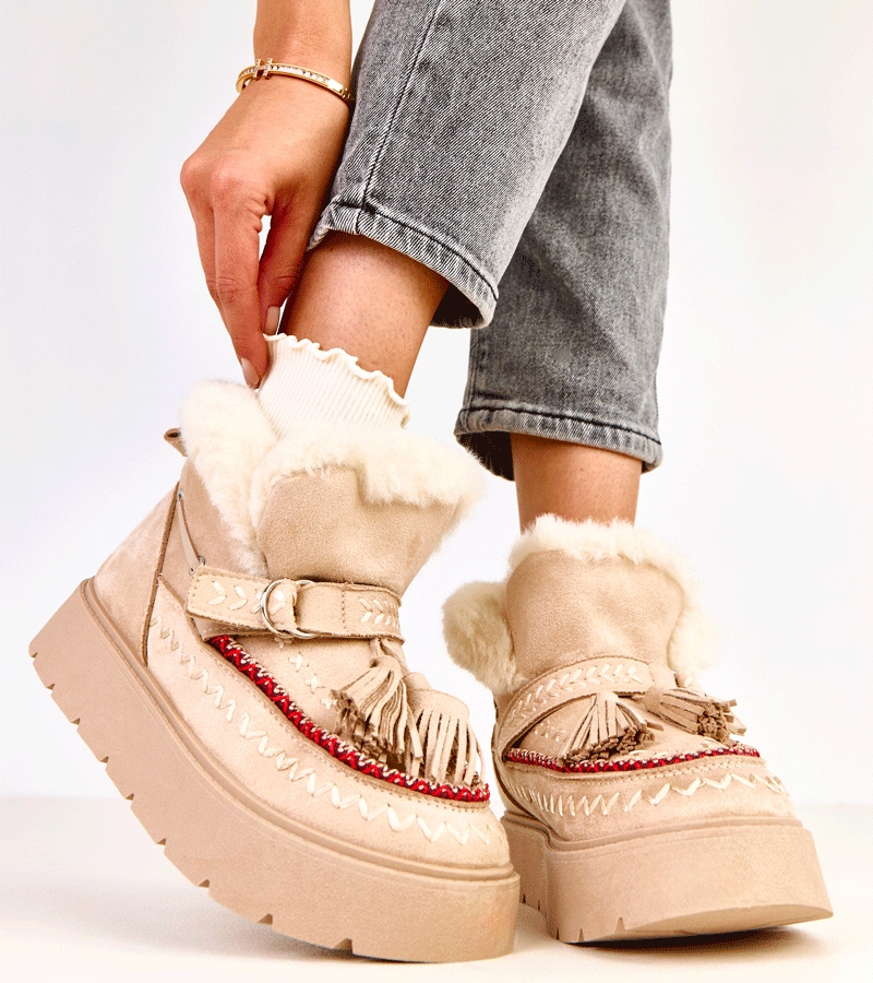 Beżowe śniegowce na platformie z frędzlami Maurisa