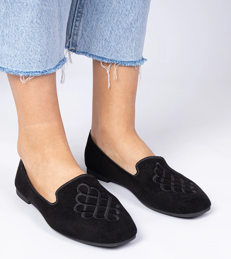 Czarne damskie balerinki ekozamszowe z haftem Ronna