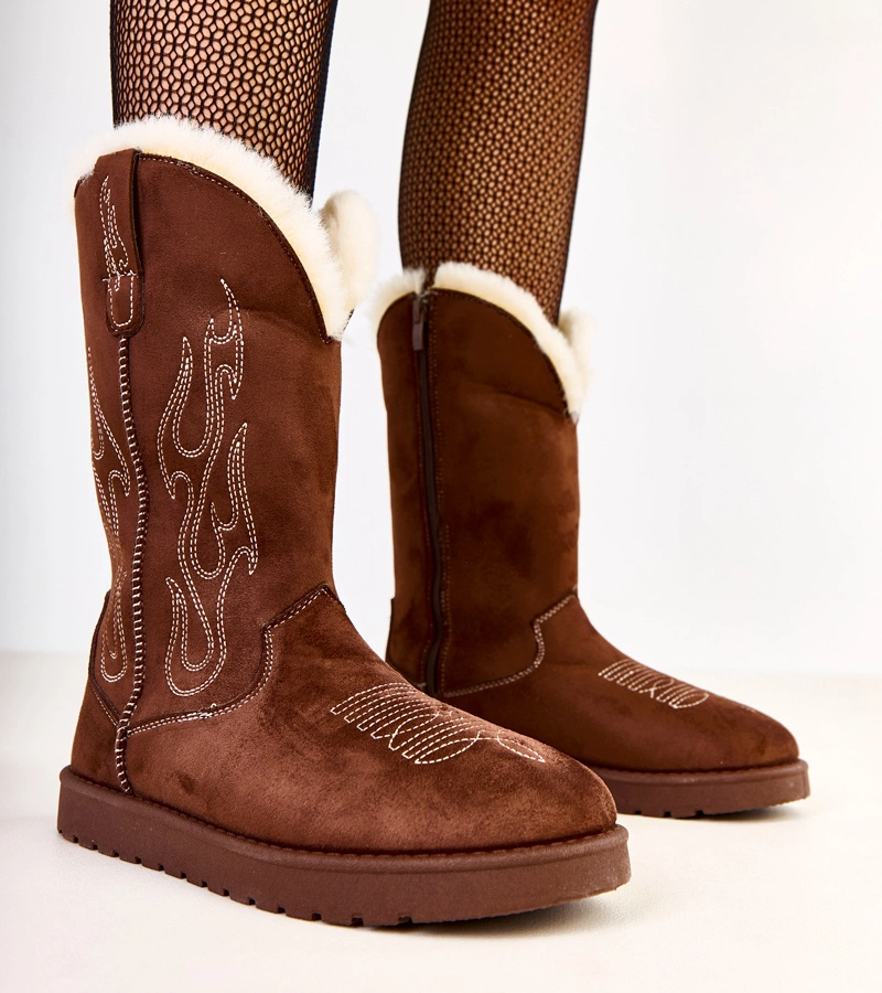 Brązowe śniegowce z haftem na cholewce Darena