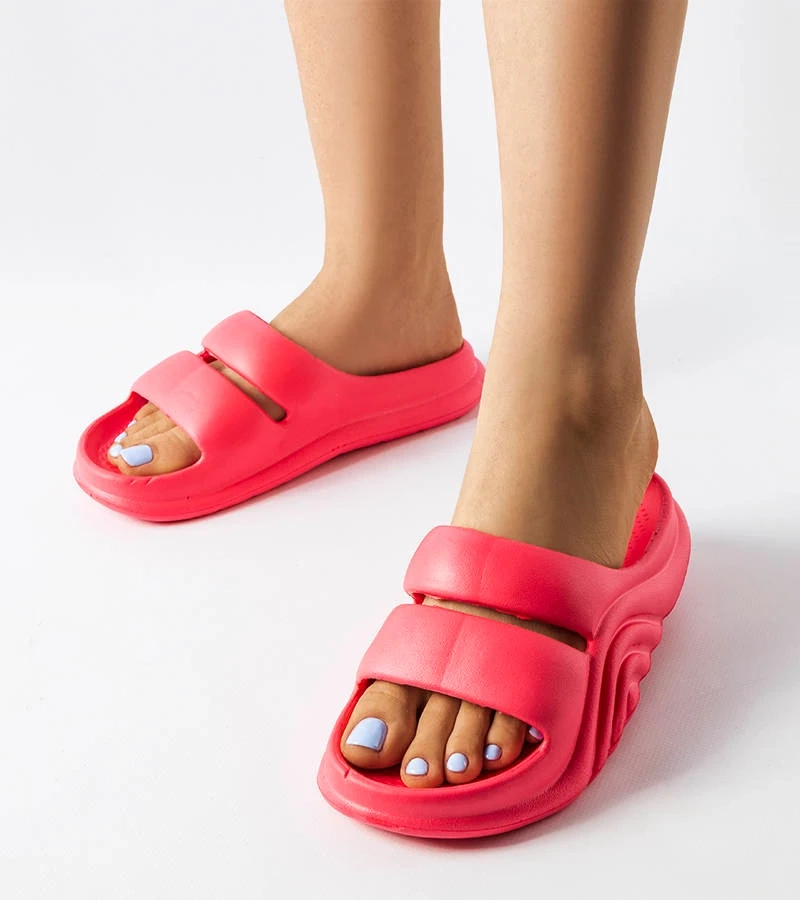 Ciemnoróżowe gumowe klapki Geneve