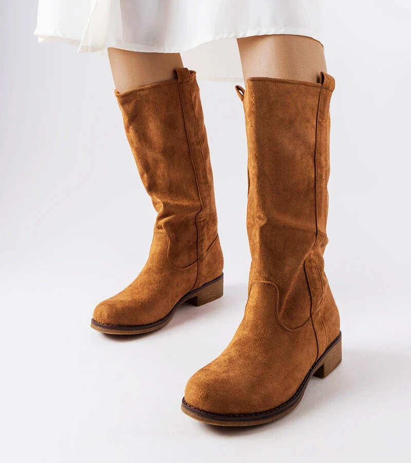 Brązowe kozaki na płaskim obcasie Aosta