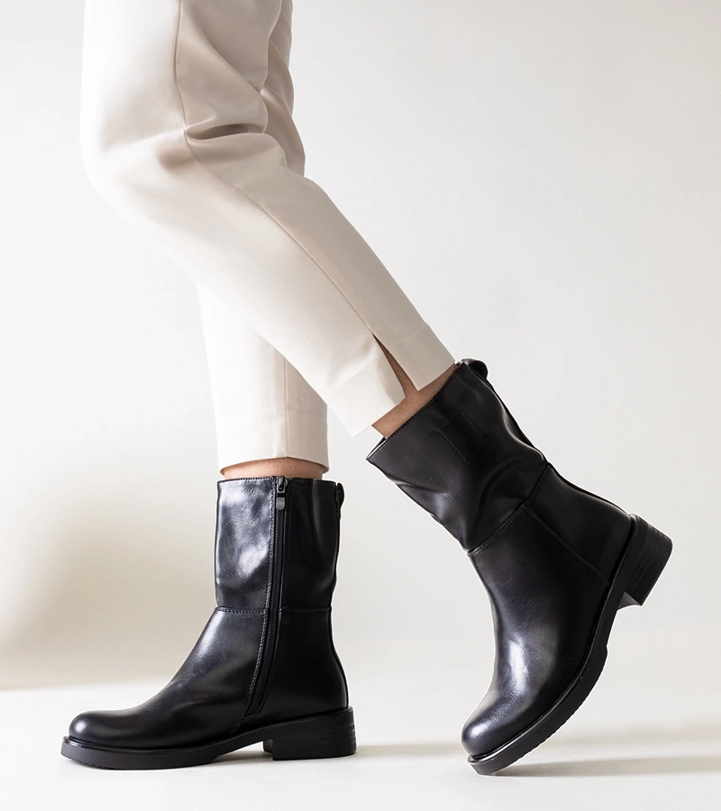 Czarne klasyczne botki z eko skóry Atiena