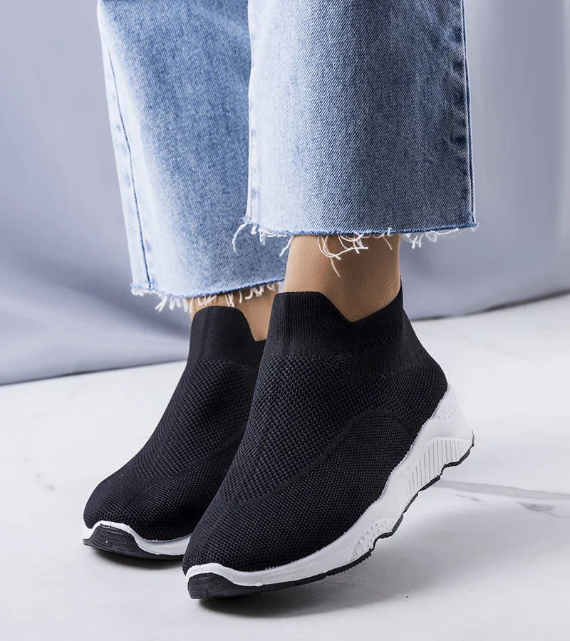 Czarne sneakersy za kostkę Roes