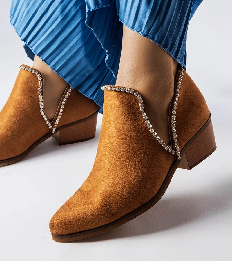 Brązowe botki ozdobione cyrkoniami Ditten