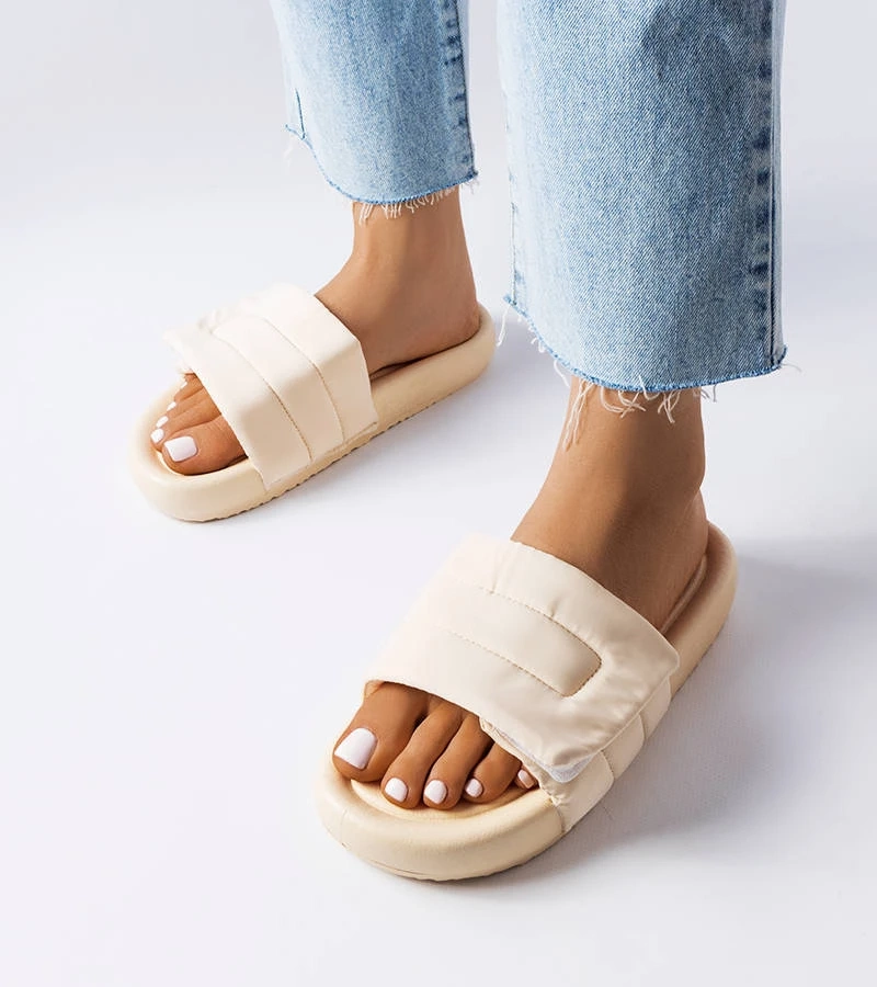 Beżowe klapki zapinane na rzep Aleron