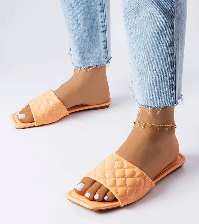 Pomarańczowe klapki z pikowaniem Labrie