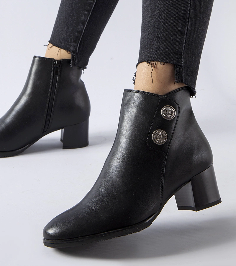 Czarne ocieplane botki na niskim słupku Guido