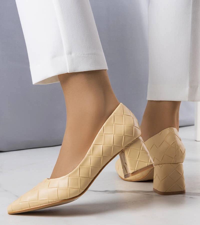 Beżowe czółenka na obcasie Migne