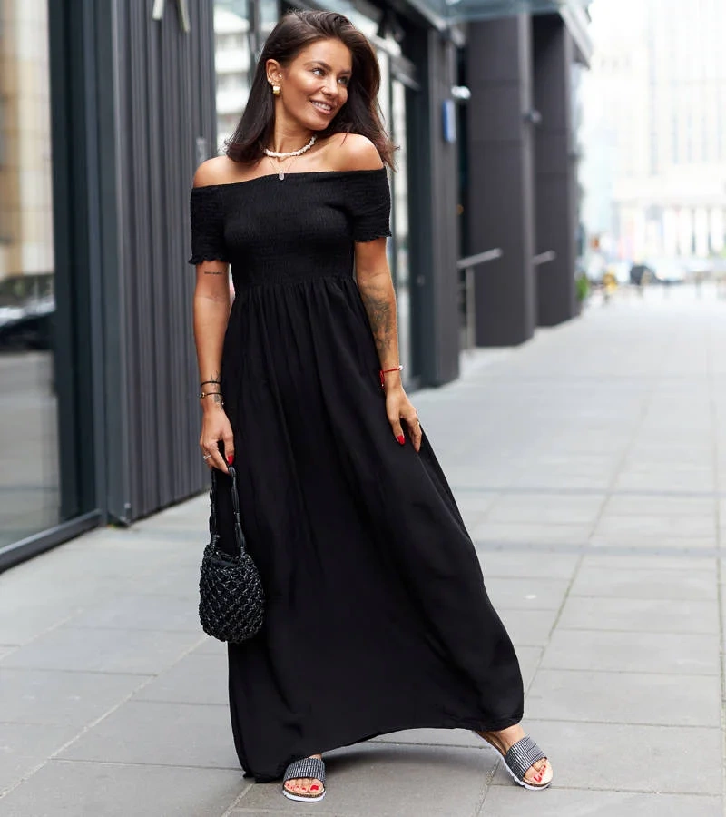 Czarna sukienka z marszczeniem Trentini