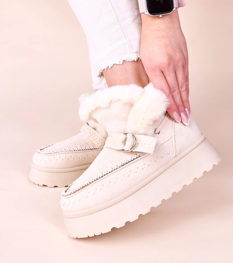 Beżowe śniegowce z ozdobnym haftem Ciana