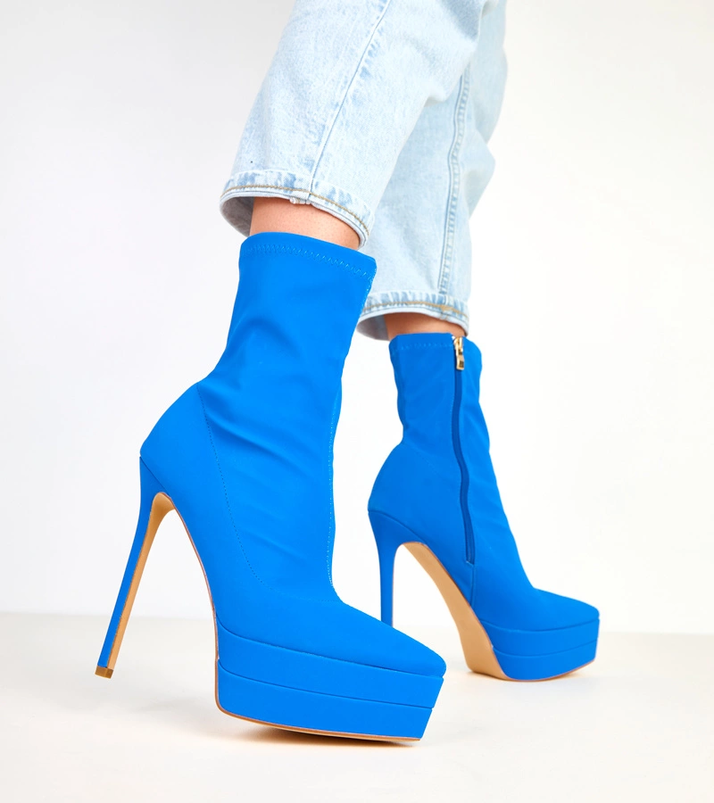 Niebieskie satynowe botki na szpilce z platfomą Ramla