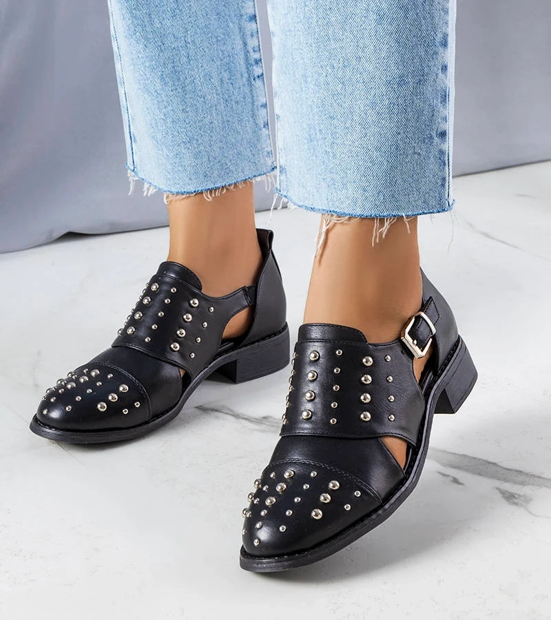 Czarne półbuty z wycięciami Irene