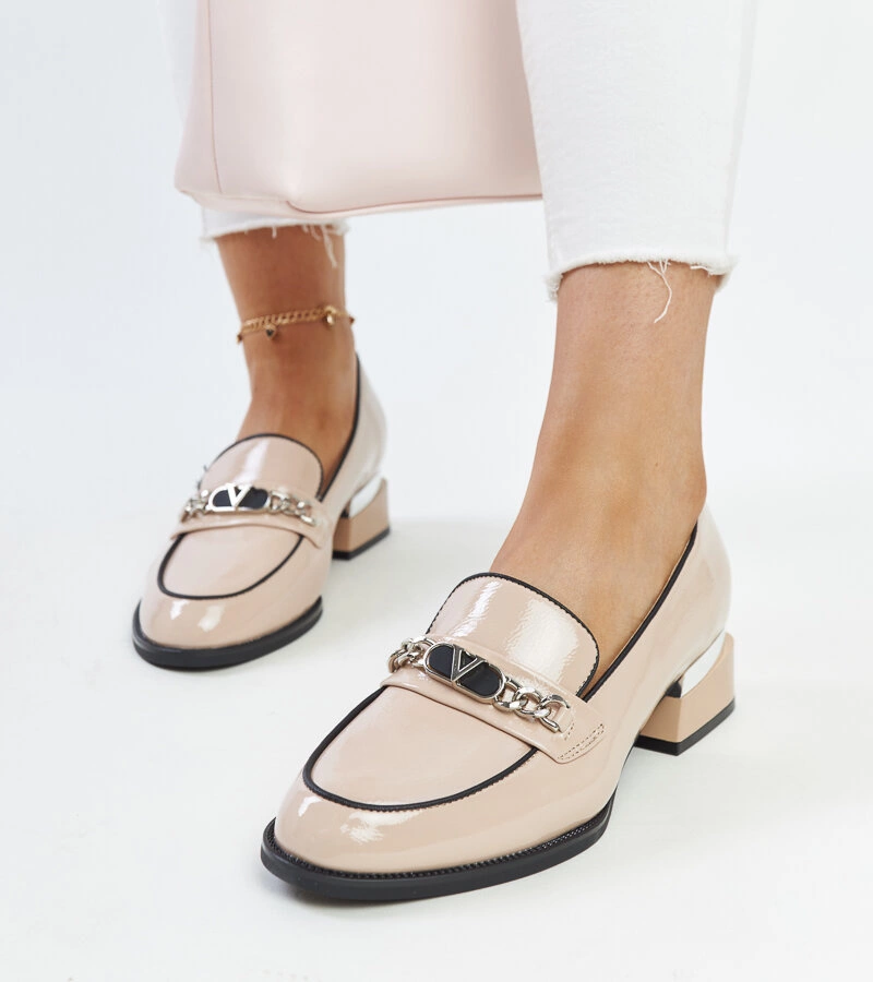 Beżowe skórzane czółenka Vinceza