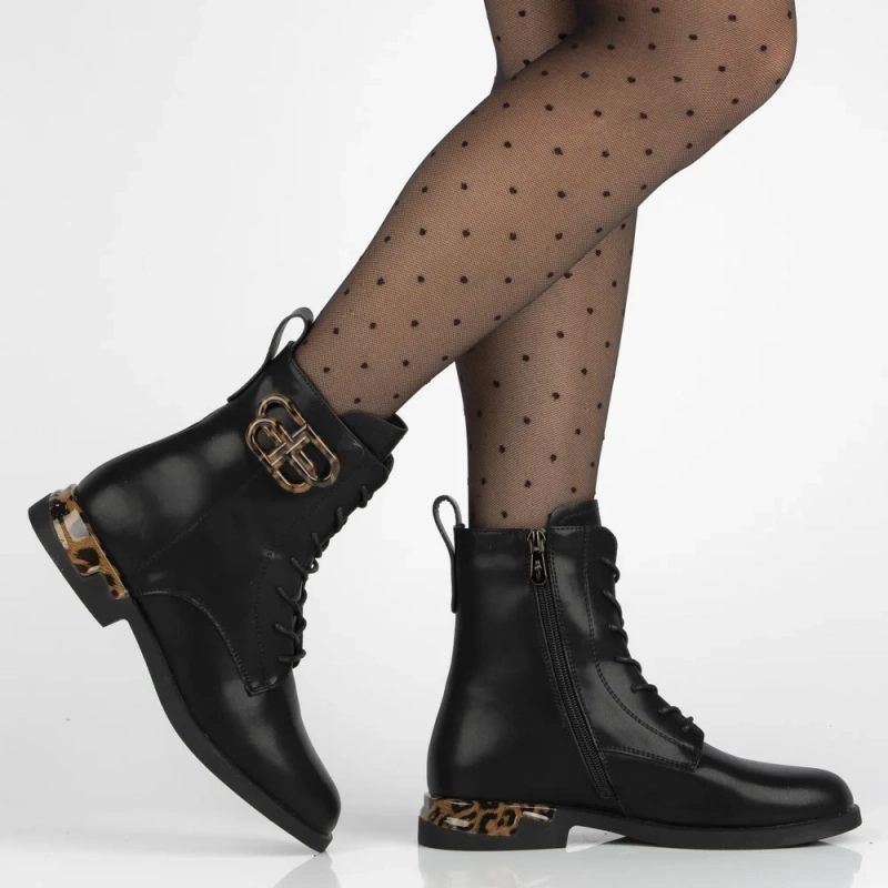 Czarne botki ze skóry naturalnej zdobione panterką Ricka