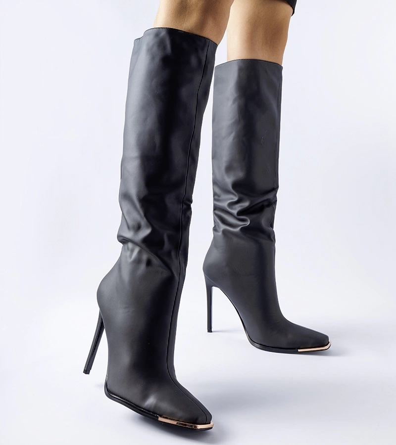 Czarne kozaki na wysokiej szpilce Conjunto