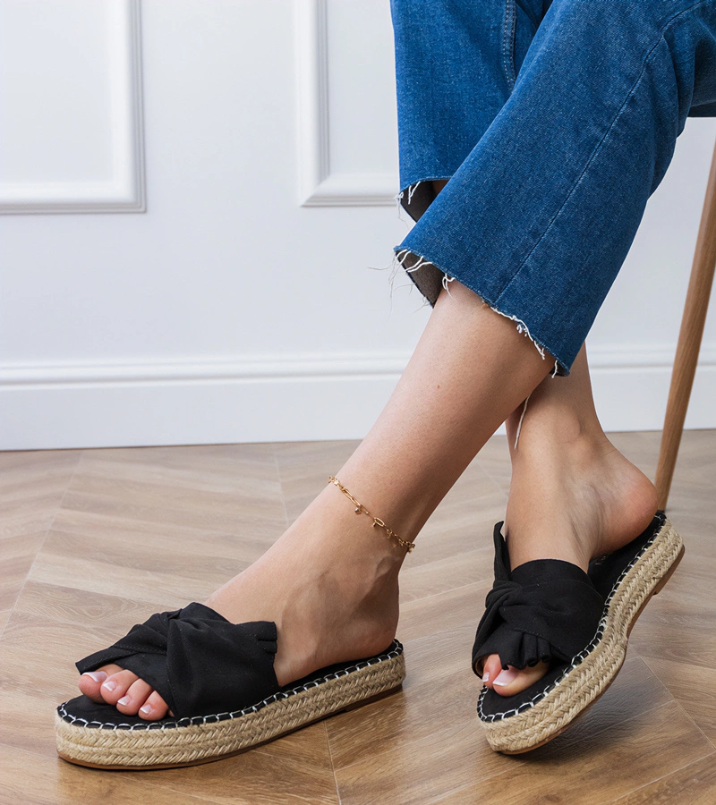 Czarne klapki espadryle z kokardką Luvis