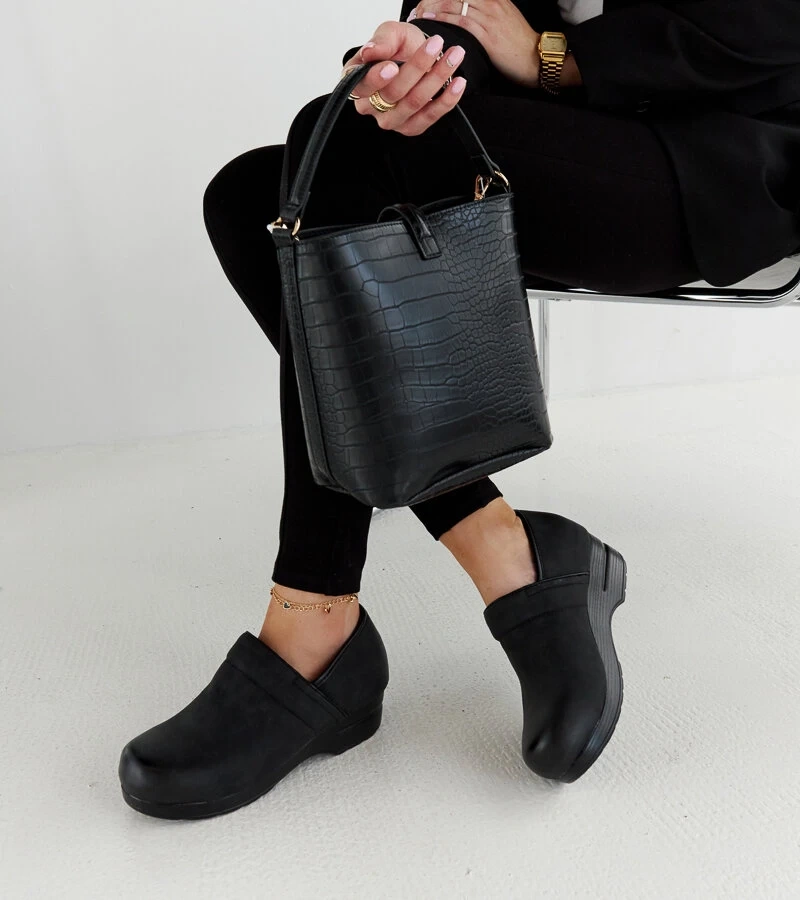 Czarne półbuty na platformie Montoro