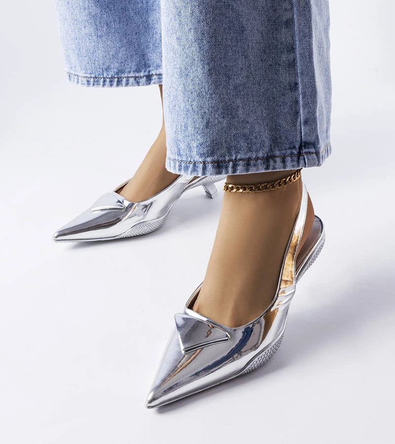 Srebrne sandały na niskim obcasie Gougeon