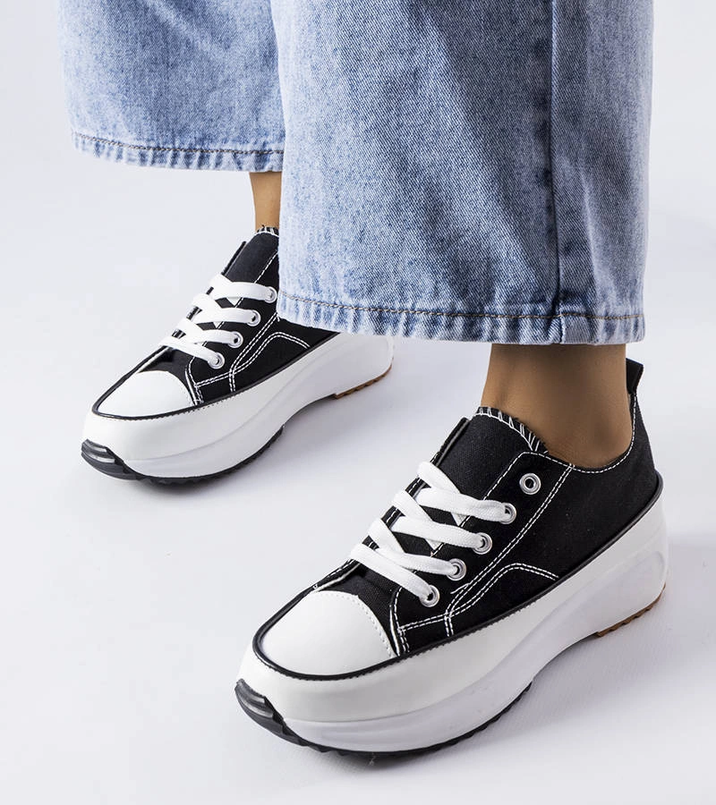 Czarne sportowe trampki na platformie McKeylor