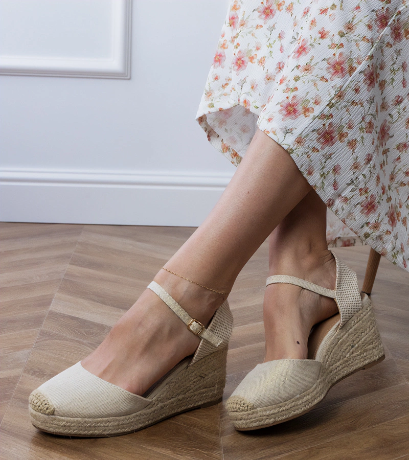 Beżowe sandały espadryle na koturnie Murrana