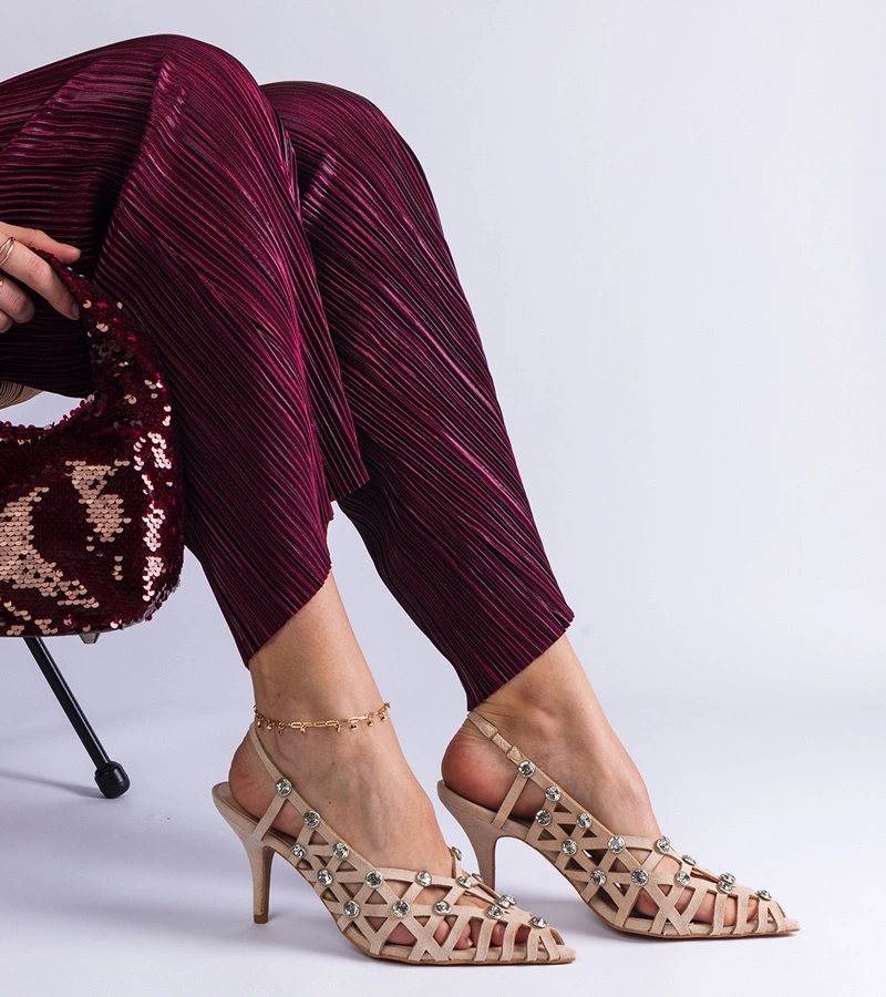 Beżowe sandałki plecione z kamieniami Ellania