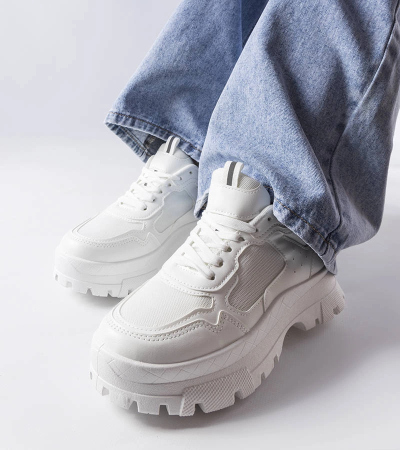 Białe masywne sneakersy Mikeladze