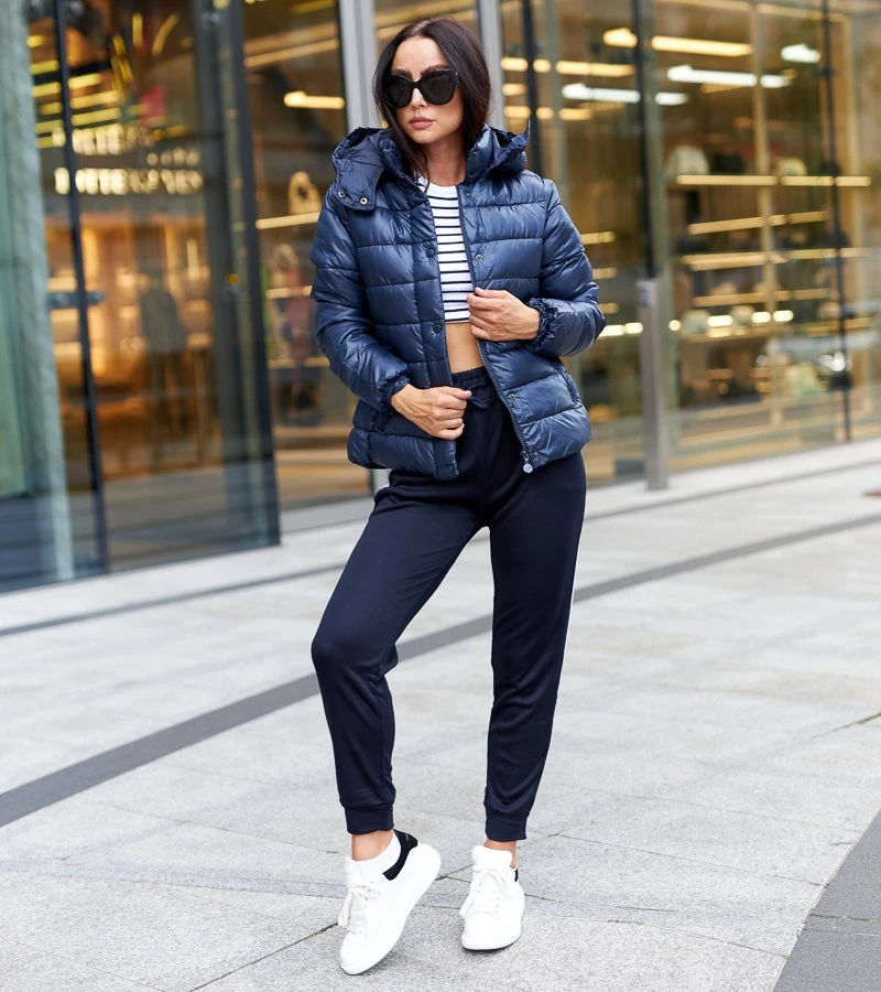 Granatowa połyskująca kurtka Berta