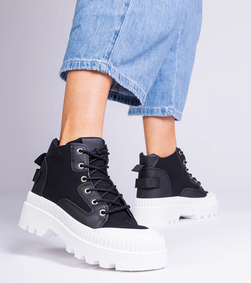 Czarne trampki na wysokiej platformie Grotta