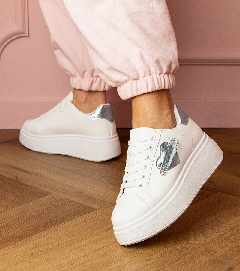 Trampki damskie sneakersy z serduszkiem a cyrkoniami Lerisol