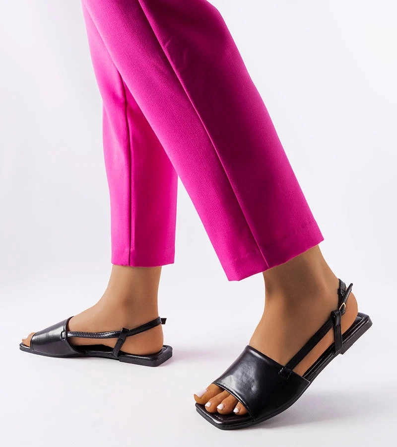 Czarne sandały z kwadratowym noskiem Locust