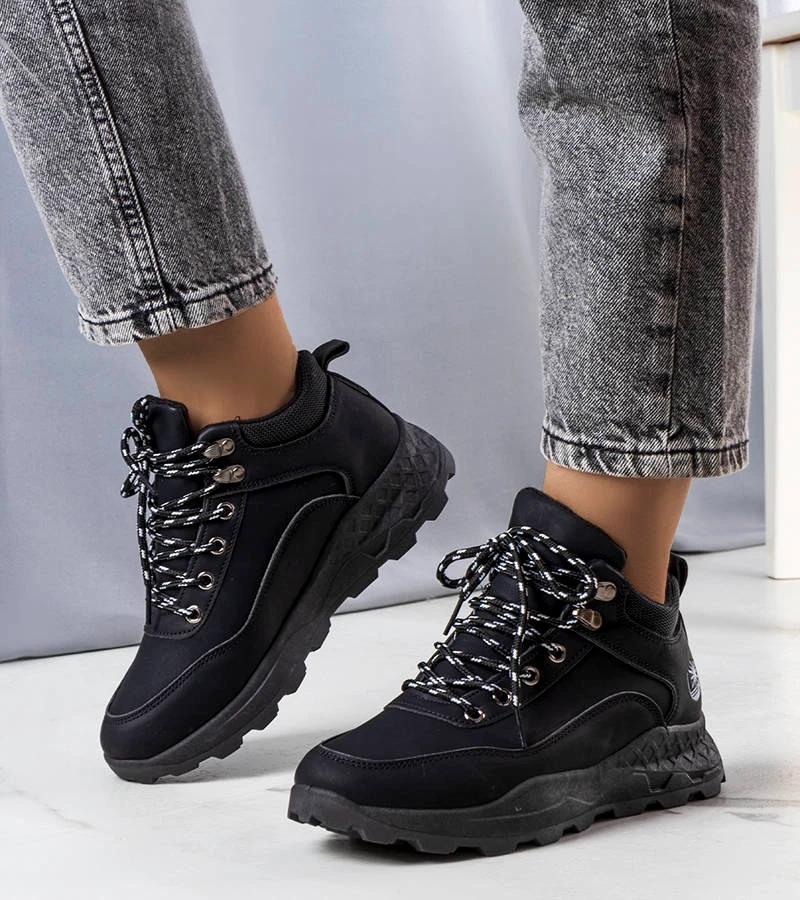 Czarne ocieplane traperki damskie Durani