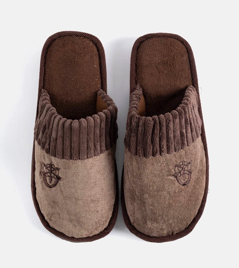 Brązowe kapcie męskie Lesseps