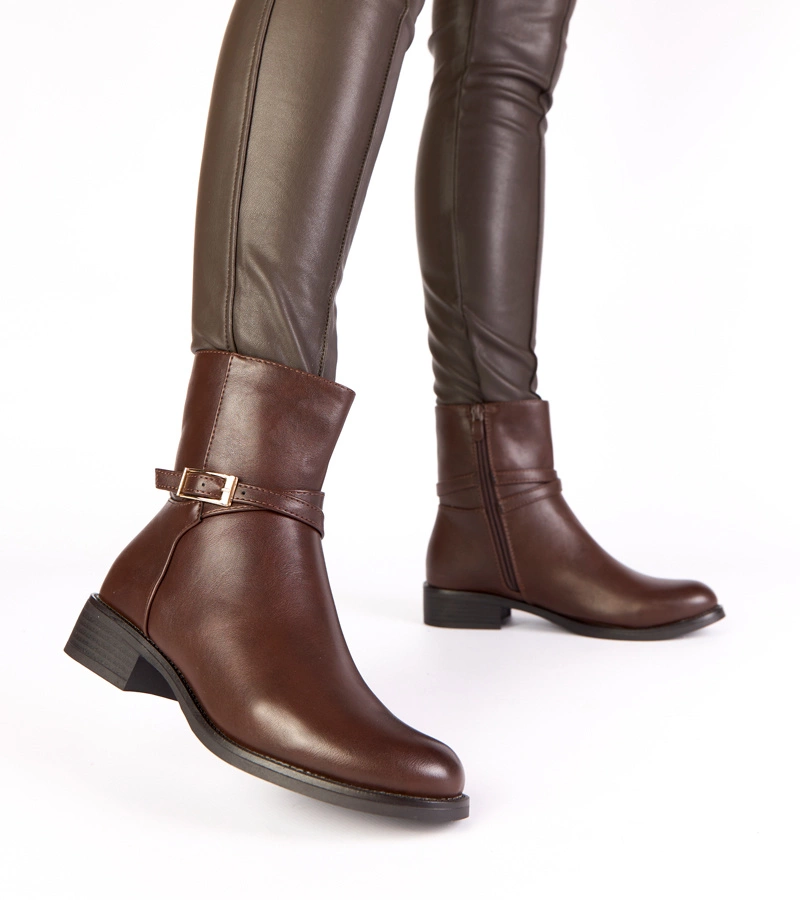 Brązowe botki z klamrą i kłódką Zema