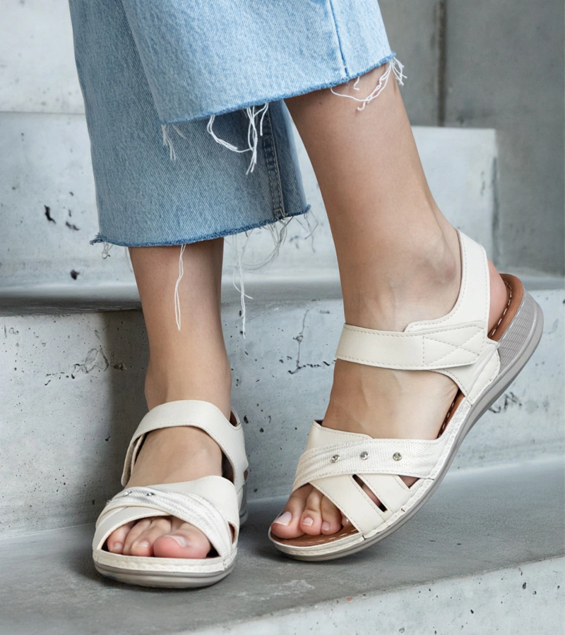 Beżowe sandały na platformie Nural