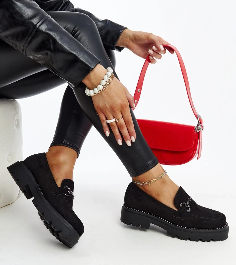 Czarne zamszowe półbuty ze skórzaną wkładką Kai