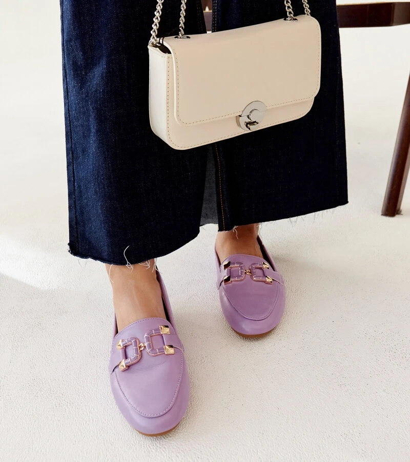 Fioletowe mokasyny z klamerką Comerio