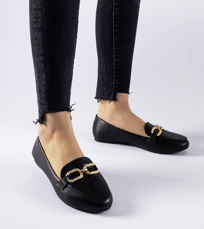 Czarne mokasyny z klamerką Sovera