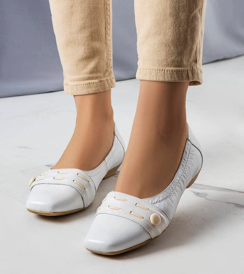 Białe baleriny Lioma