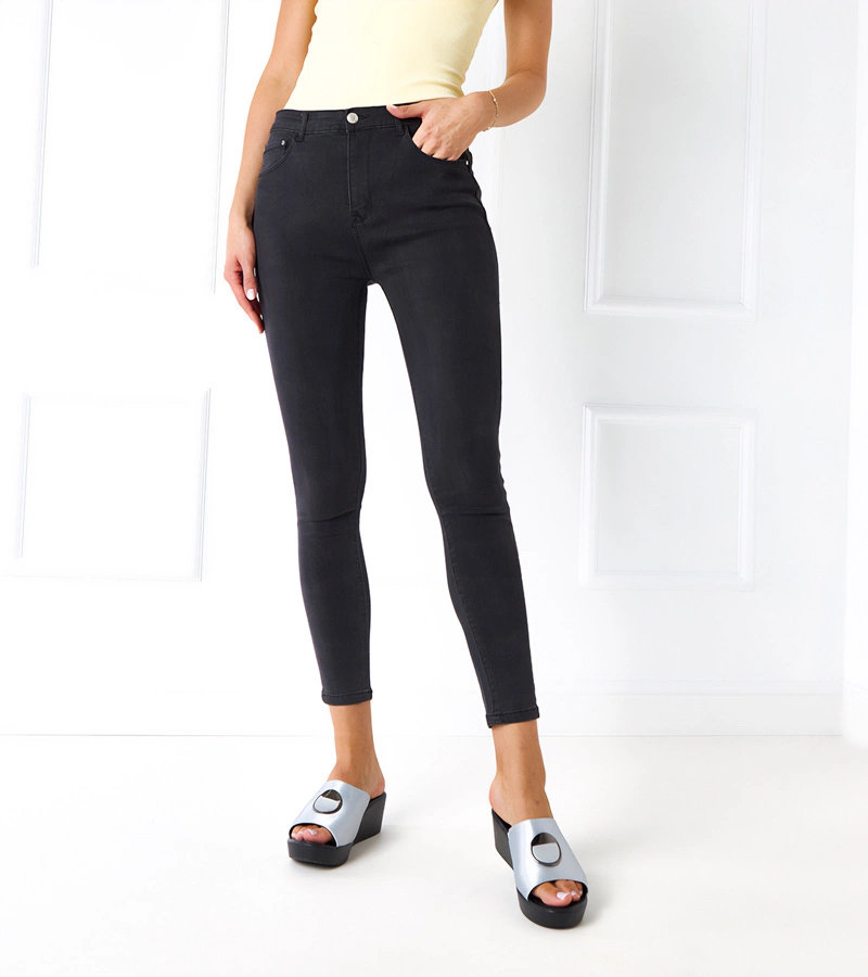 Szare jeansy damskie push-up Milaro