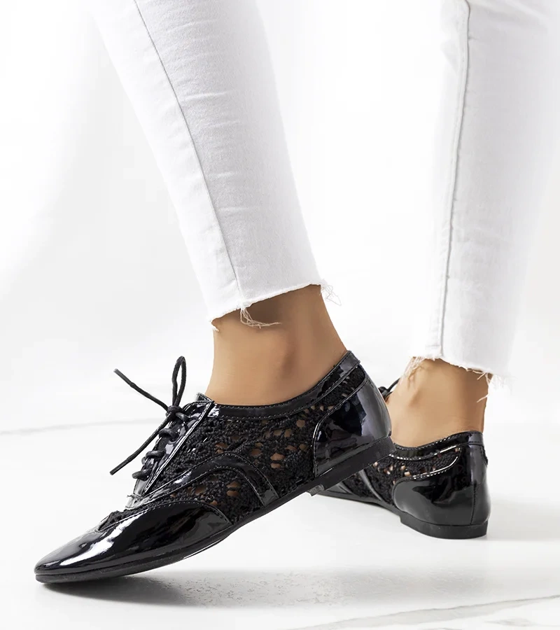 Czarne lakierowane półbuty Brett